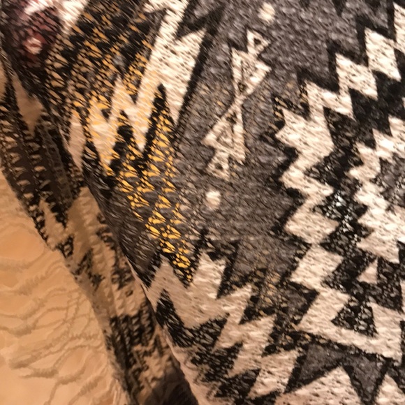 Hooded pullover - Picture 6 of 7